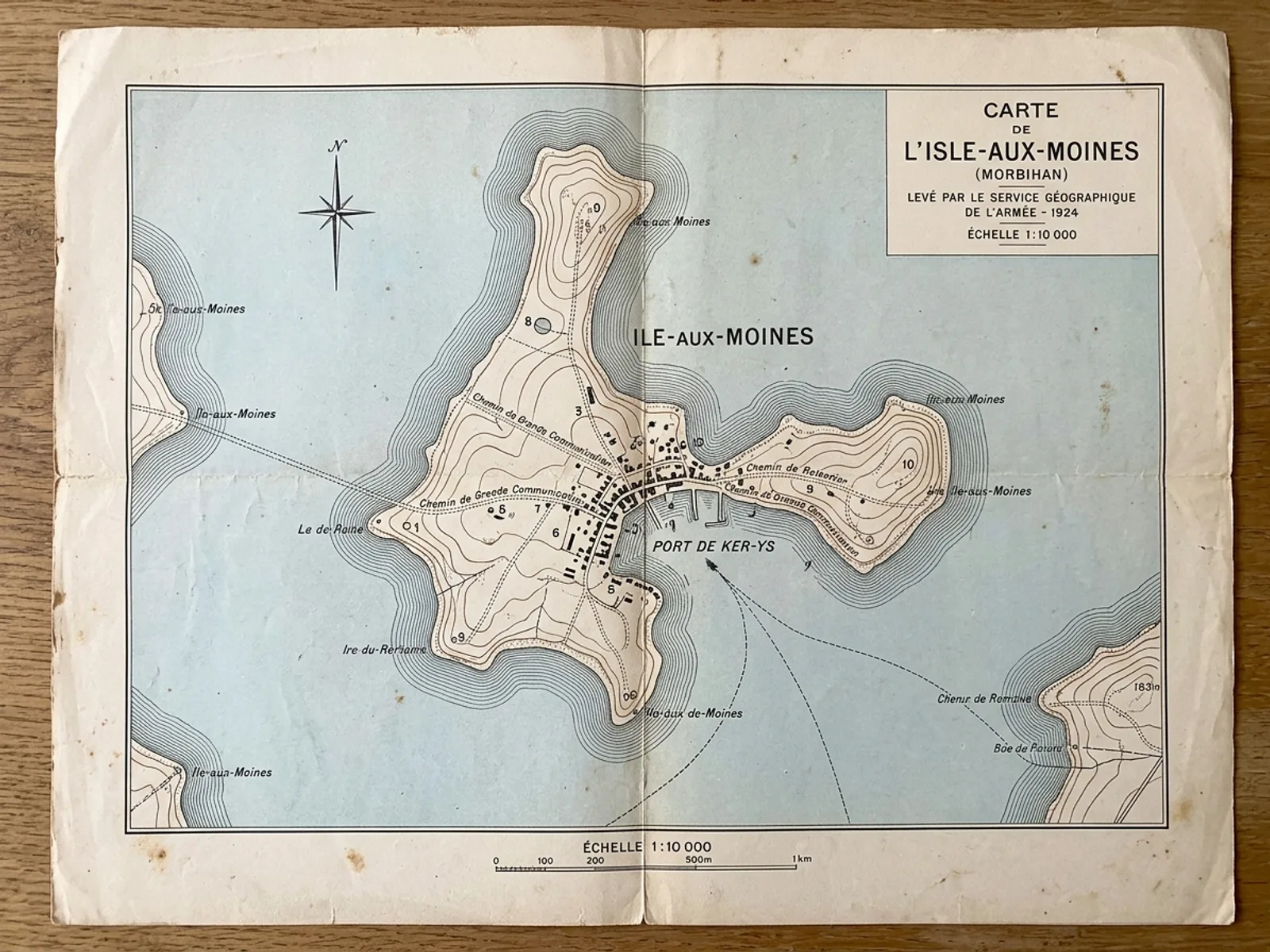 Carte tactique style État-Major 1924 de l'Île-aux-Moines et du port de Ker-Ys, points d'intérêt numérotés
