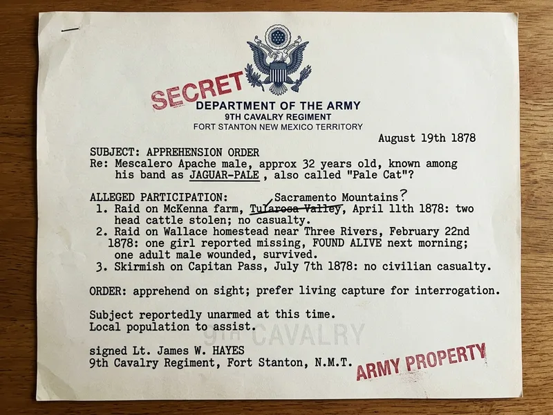 Document officiel de la 9th Cavalry filigrané, ordre d'appréhension daté du 19 août 1878 contre Jaguar-Pâle, mention manuscrite FOUND ALIVE pour la fillette Wallace, tampon SECRET en travers